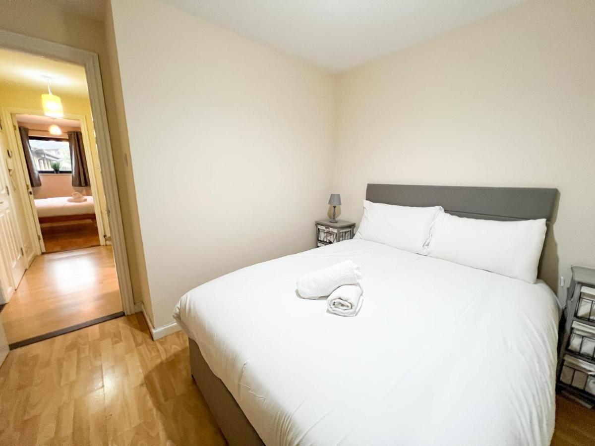 2 Bedroom - River Clyde Home - Parking Глазгоу Екстериор снимка