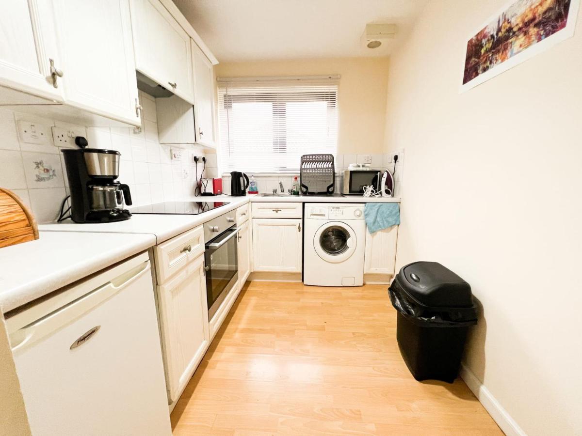 2 Bedroom - River Clyde Home - Parking Глазгоу Екстериор снимка